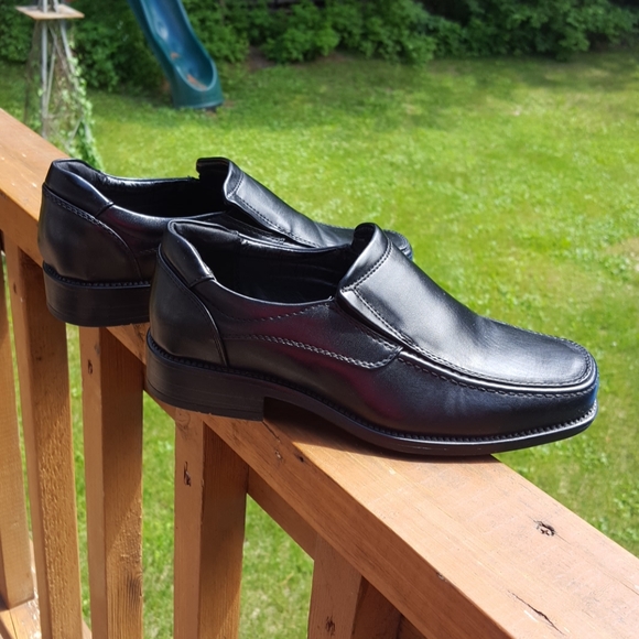 boys wide dress shoes